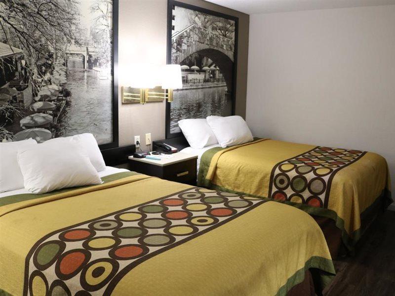 Hotel Super 8 By Wyndham San Antonio/I-35 North Esterno foto