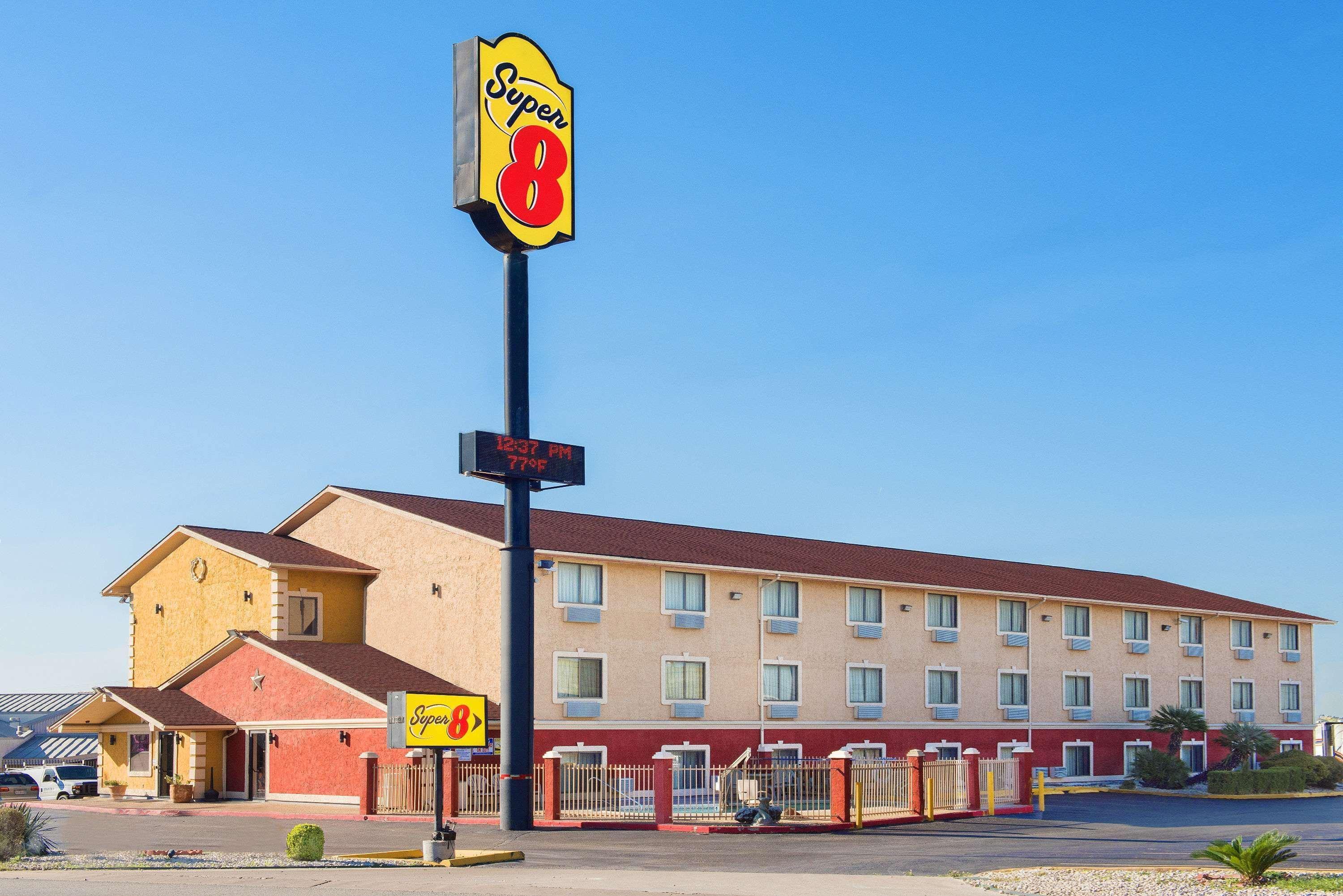 Hotel Super 8 By Wyndham San Antonio/I-35 North Esterno foto