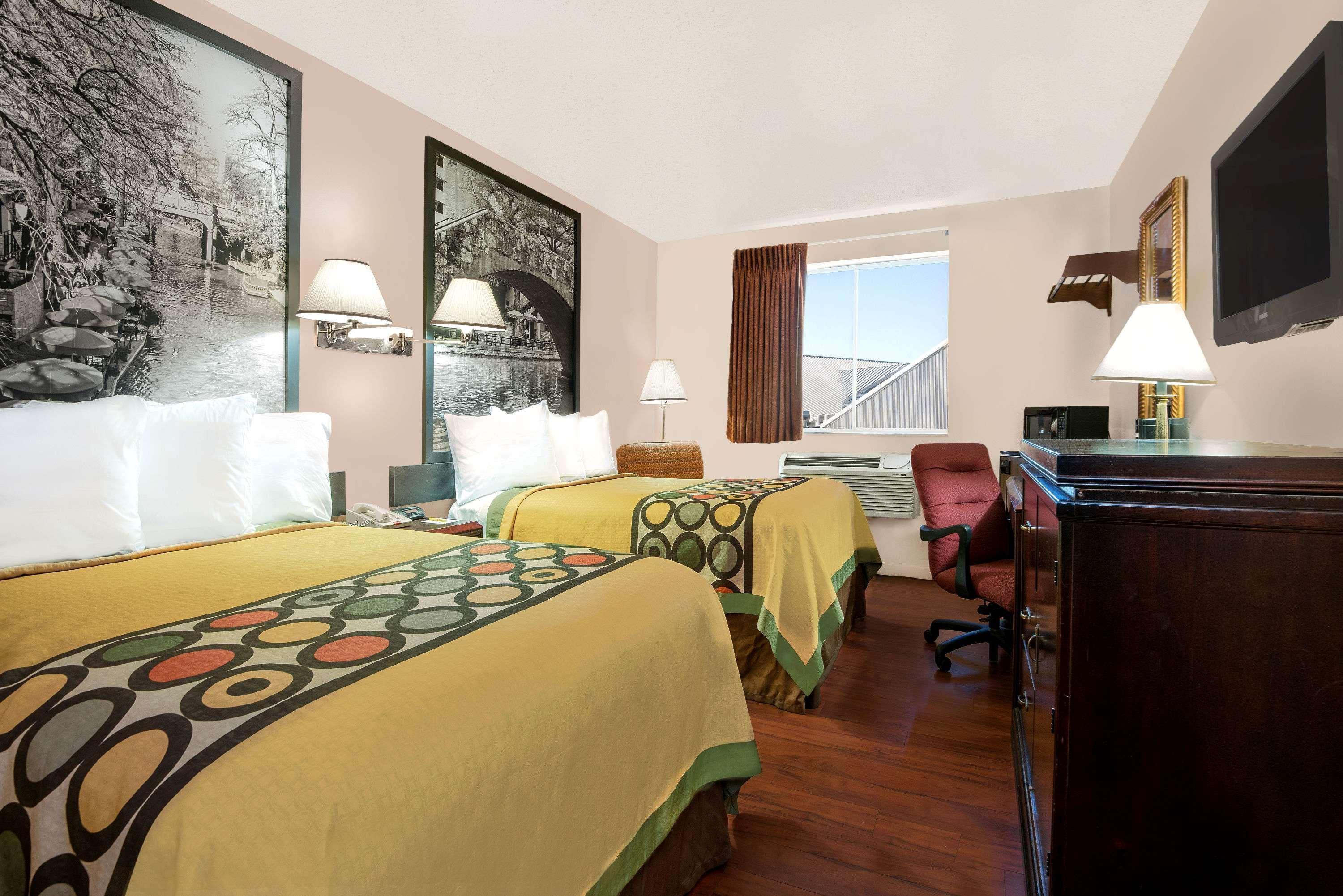Hotel Super 8 By Wyndham San Antonio/I-35 North Esterno foto